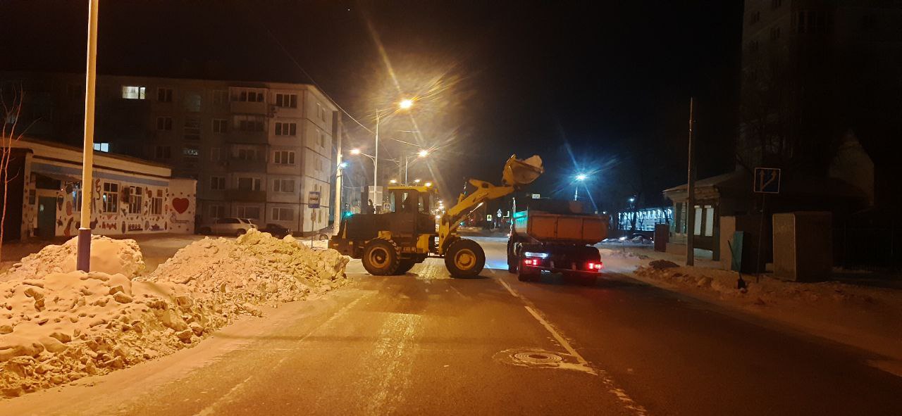 В Благовещенске ГСТК убрал снег возле детской поликлиники и женской консультации В Благовещенске ГСТК убрал снег возле детской поликлиники и женской консультации