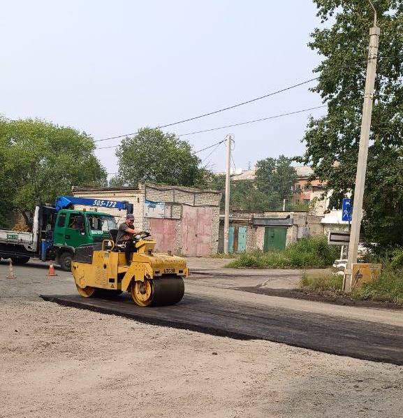 В Благовещенске на КПП ремонтируют дорогу