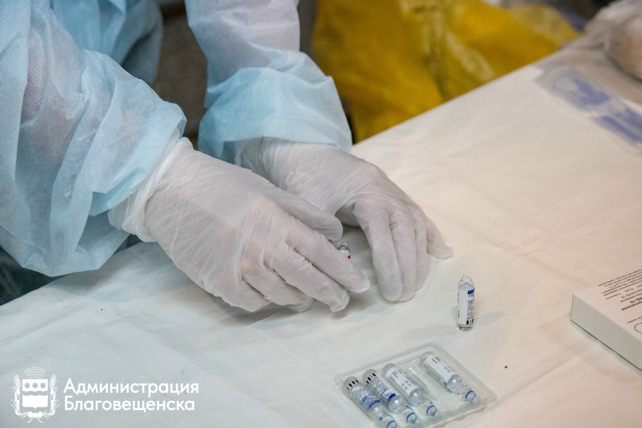 Вакцинация от гриппа в Благовещенске набирает обороты