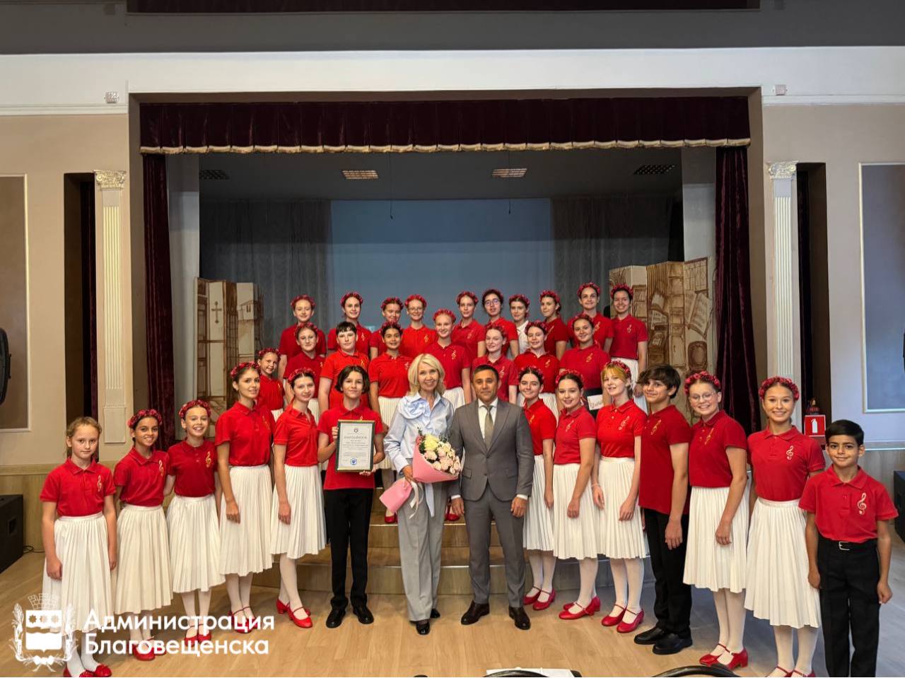 Благовещенские коллективы с мировым именем: мэр Олег Имамеев встретился с юными талантами