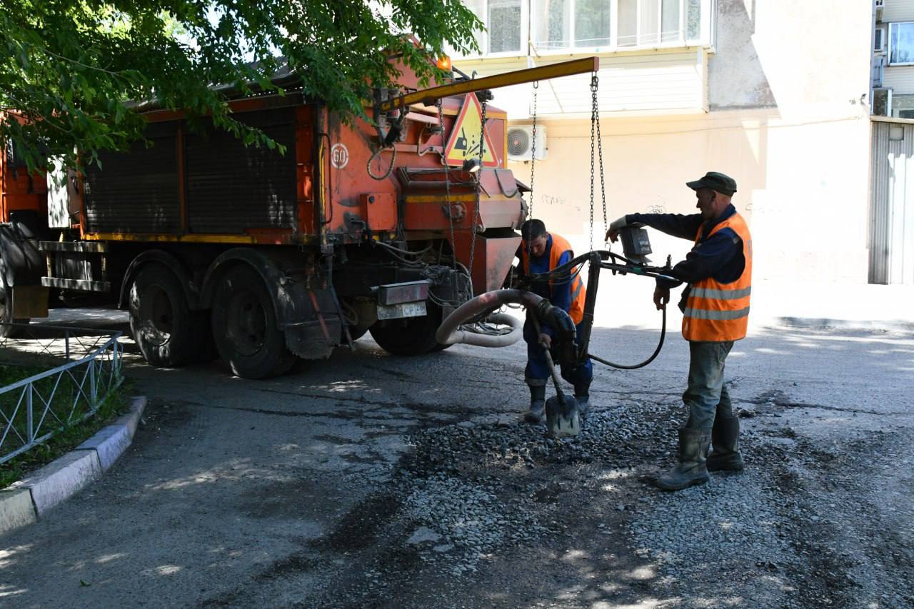 Больше 8 тысяч «квадратов» асфальта обновили в этом году в Благовещенске 