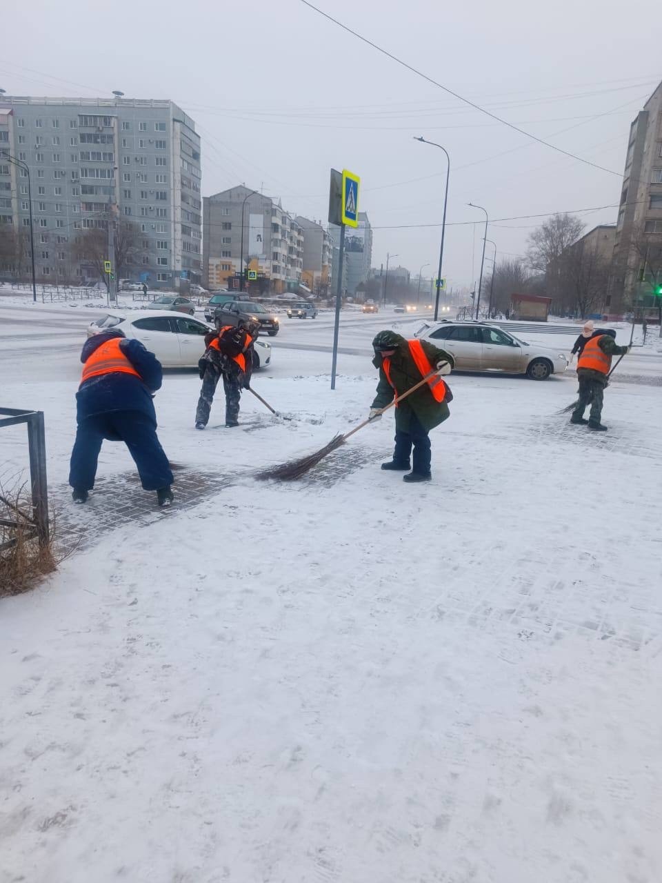 Начавшийся снегопад скорректировал работу ГСТК в Благовещенске | 08.12.2023  | Благовещенск - БезФормата