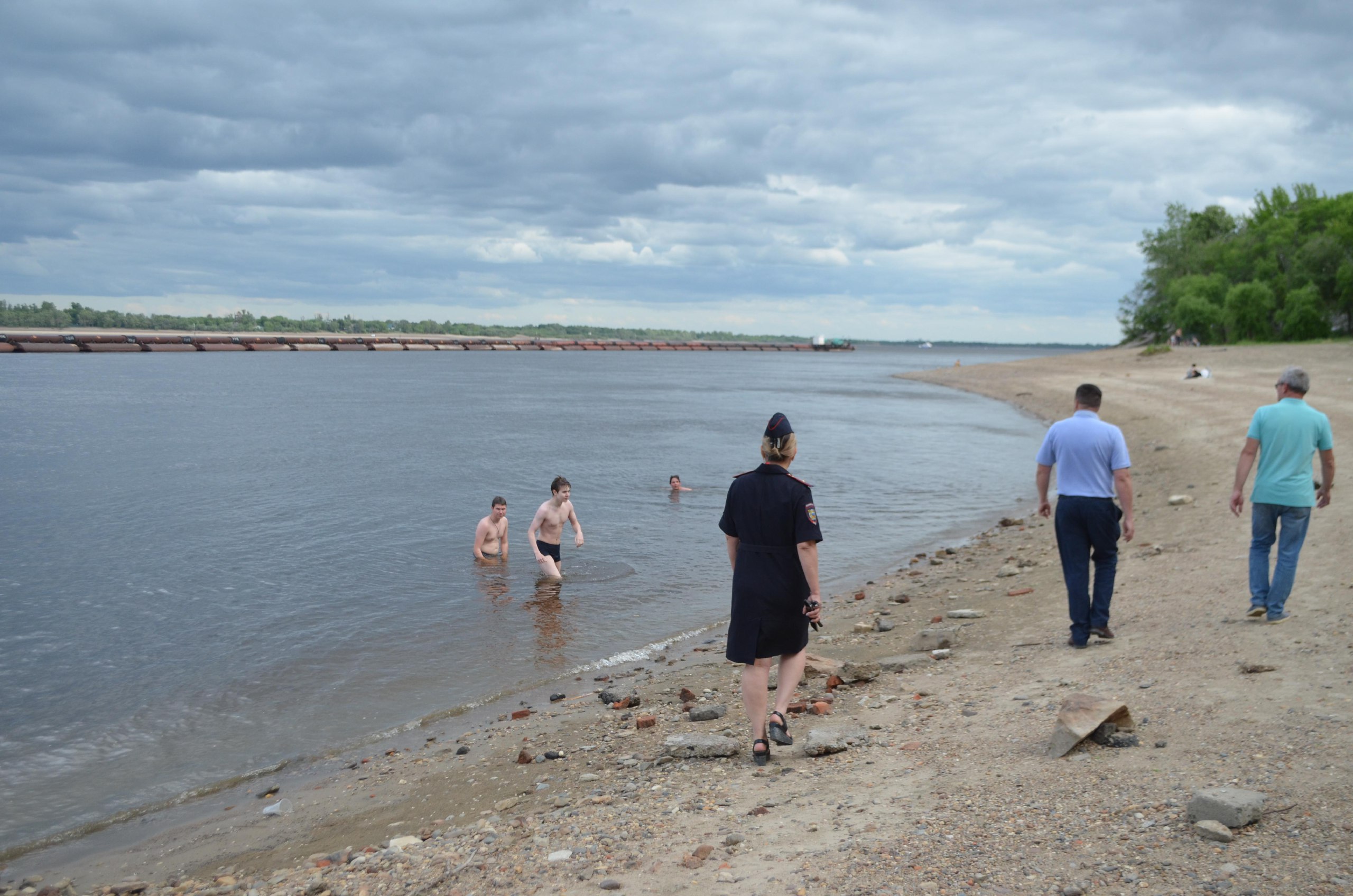 Безопасный отдых горожан на воде находится под контролем спасателей |  13.06.2024 | Благовещенск - БезФормата