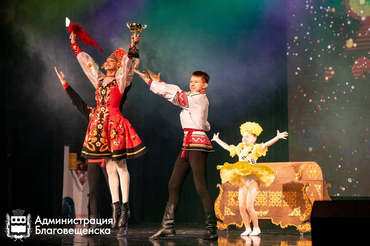 Больше четырех тысяч благовещенских школьников пользуются «Пушкинской картой» Больше четырех тысяч благовещенских школьников пользуются «Пушкинской картой»