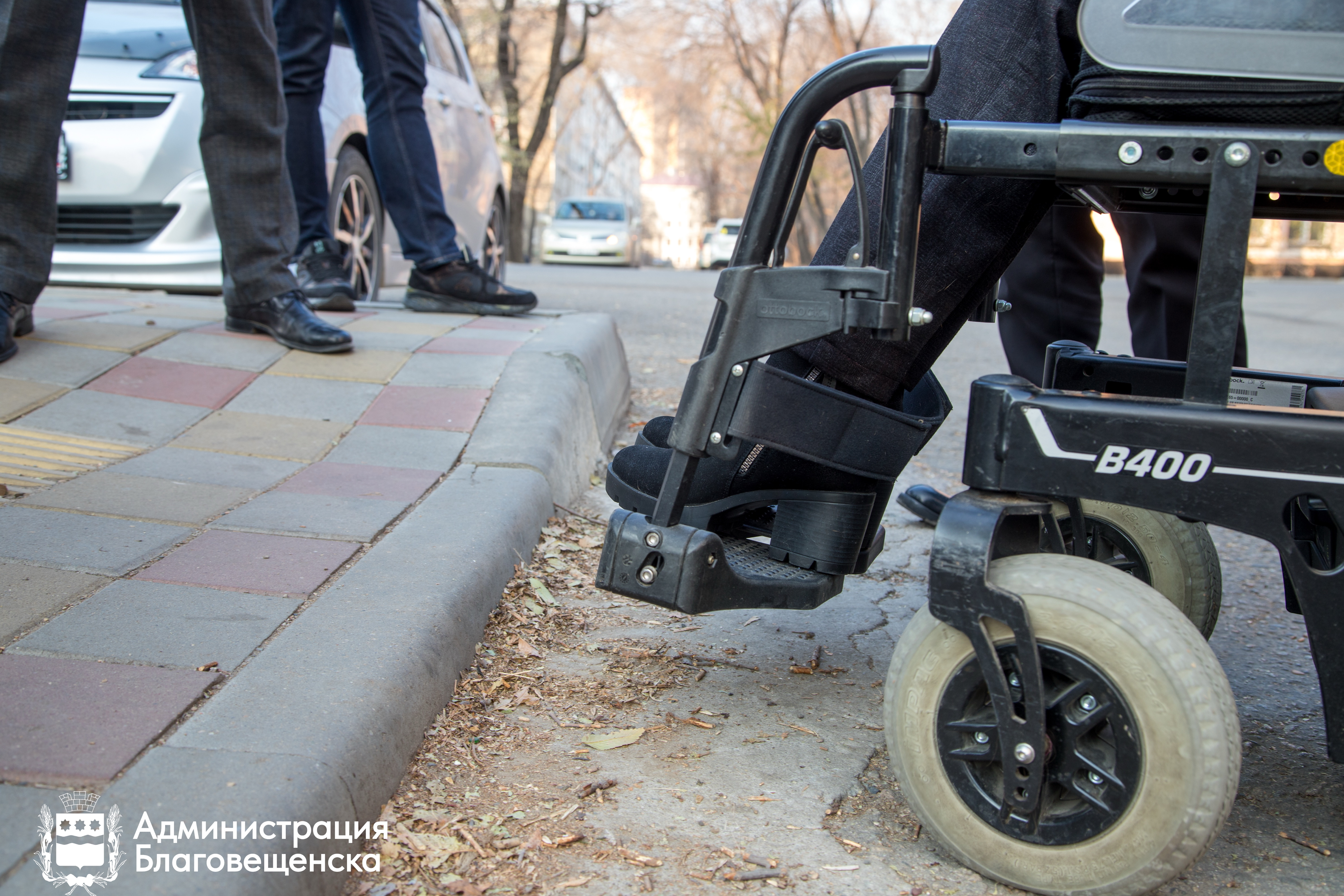 В Благовещенске создают безбарьерную среду для инвалидов-колясочников