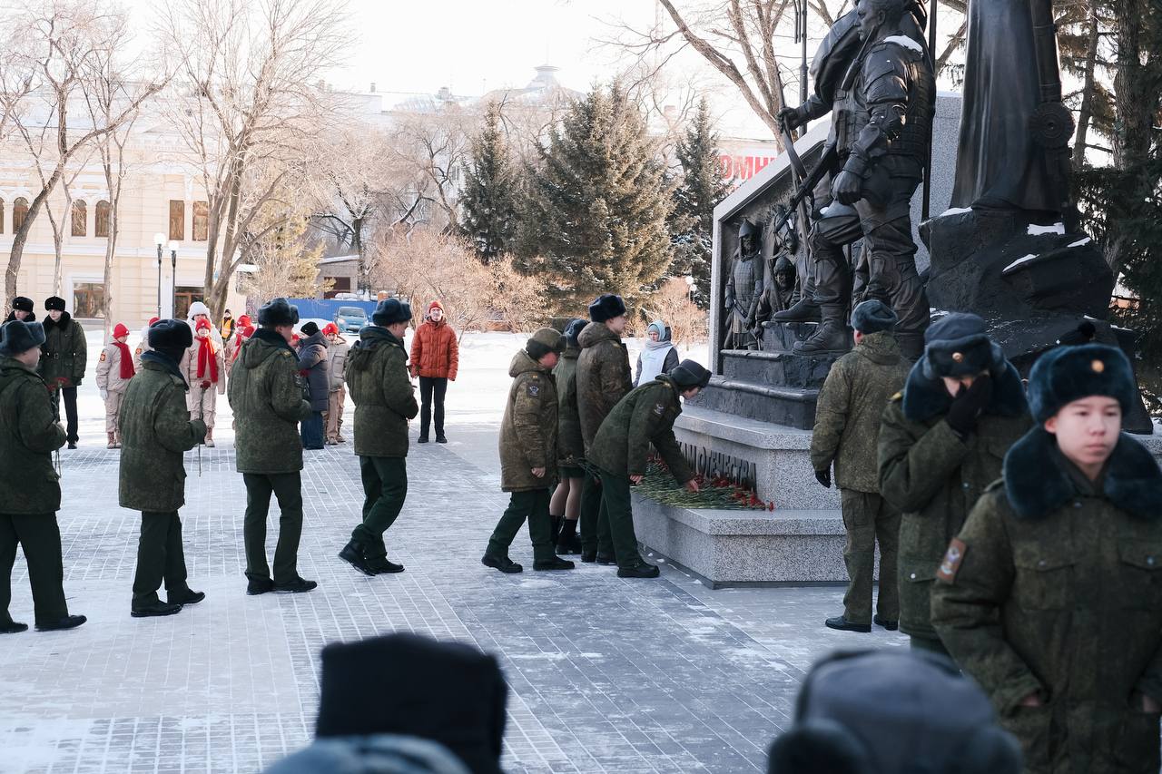 В Благовещенске почтили память неизвестного солдата