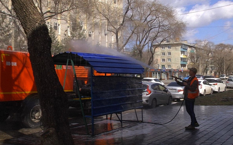 Специалисты ГСТК ежедневно наводят чистоту на благовещенских магистралях Специалисты ГСТК ежедневно наводят чистоту на благовещенских магистралях