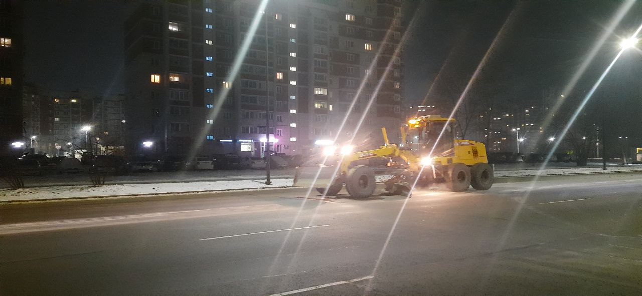 Ночью в Благовещенске подсыпали несколько городских магистралей