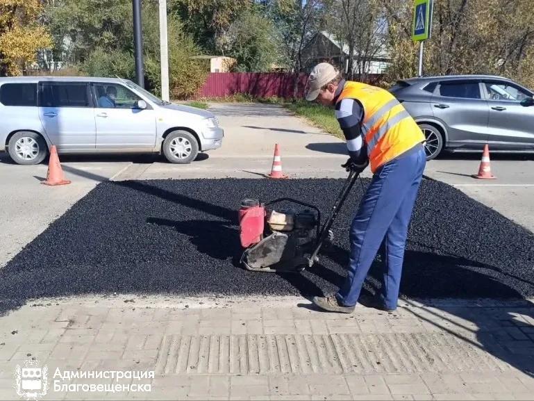 В Благовещенске оборудуют два новых «лежачих полицейских»
