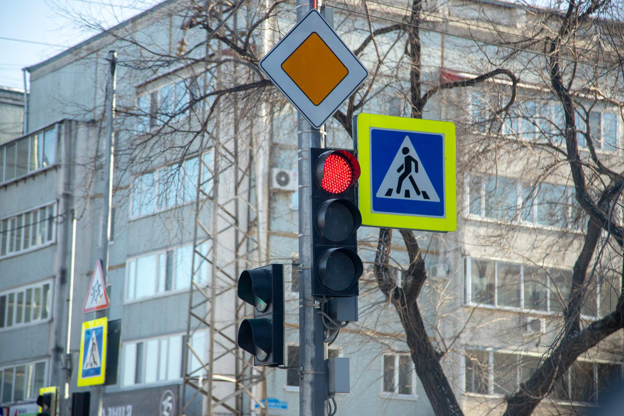 В апреле на улицах Благовещенска начнут устанавливать новые светофоры