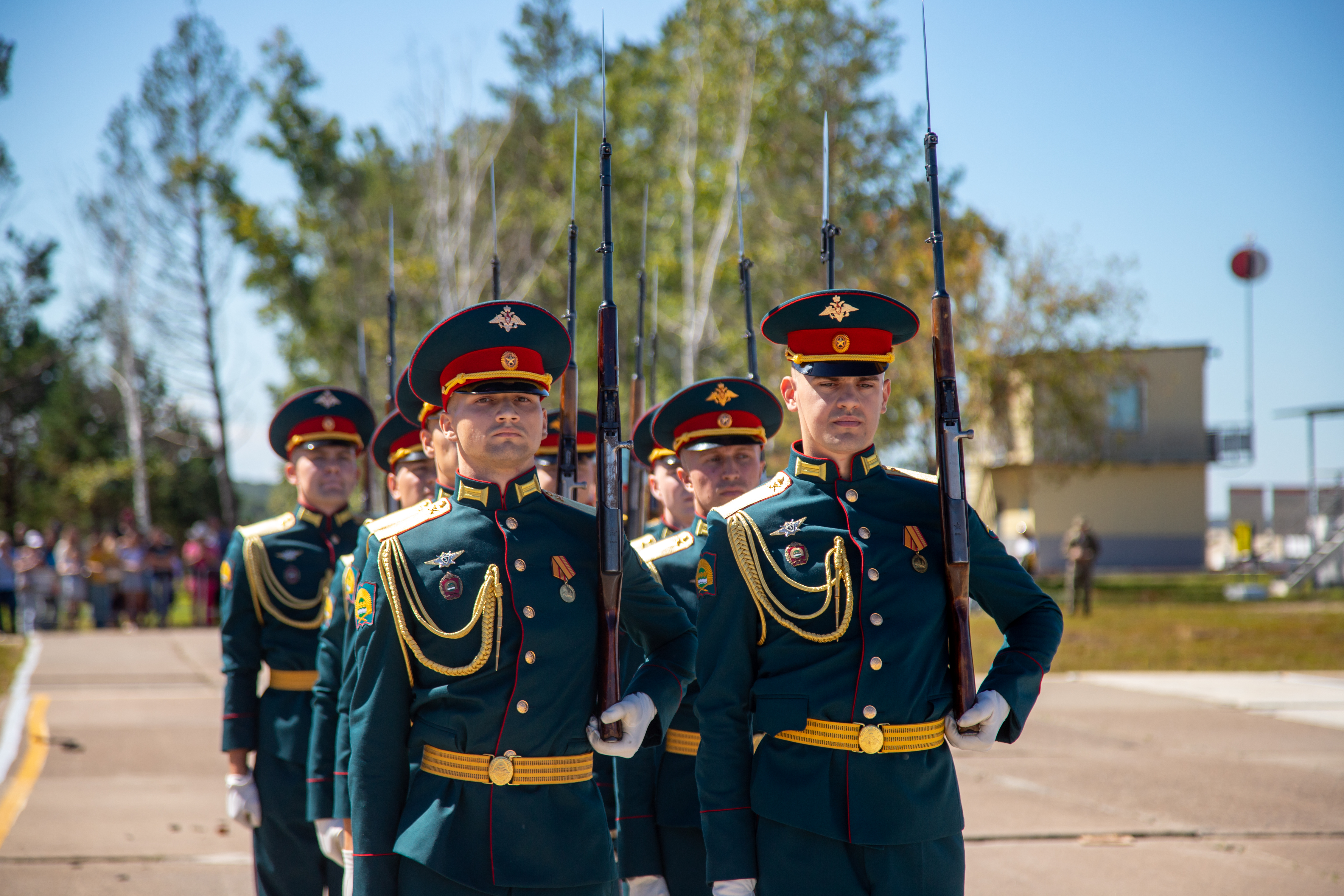 Благовещенцев зовут на военную службу по контракту | 16.10.2023 |  Благовещенск - БезФормата