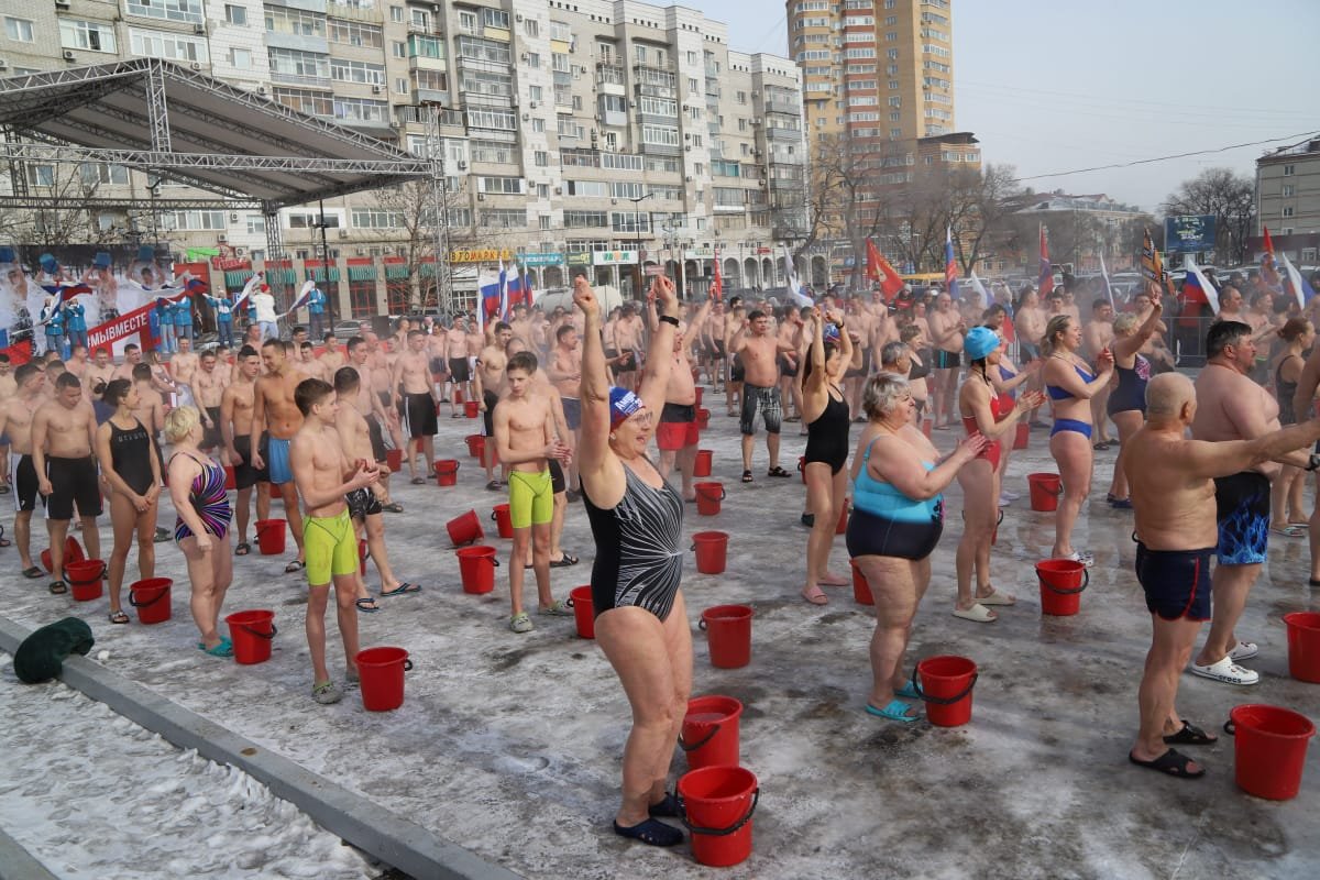 Около 400 благовещенцев приняли участие в акции «#МЫВМЕСТЕ сильные духом» 