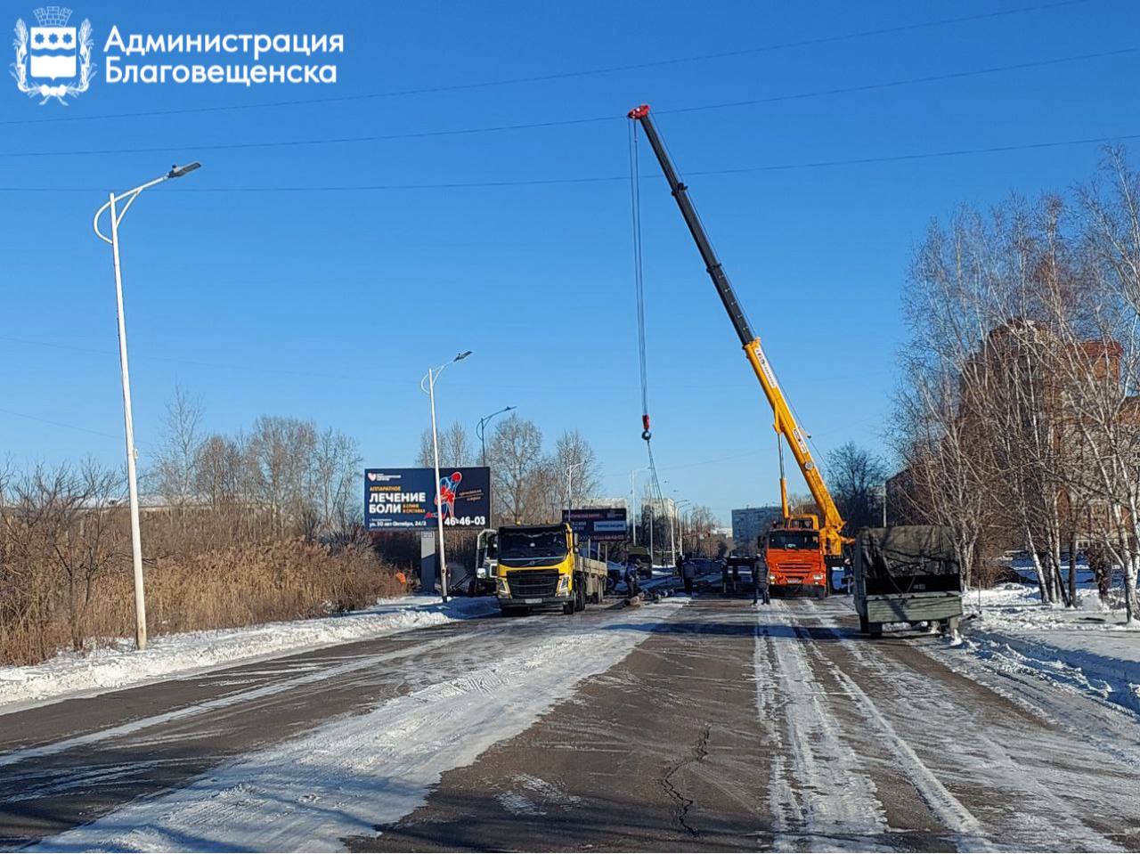 В домах, которые накануне подключили к теплоснабжению после устранения порыва в микрорайоне, коммунальщики отлаживают систему поквартирно.