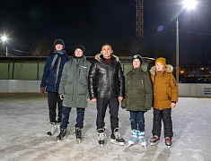 Мэр Олег Имамеев проверил качество катков