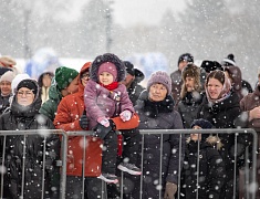 На площади Ленина и набережной Амура прошли народные гуляния в честь масленицы