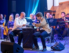 В Благовещенске вручили премию имени Леонида Завальнюка