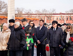 В Благовещенске почтили память защитников Отечества