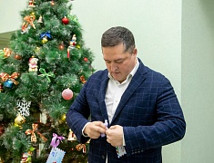 Сотрудники администрации Благовещенска станут новогодними волшебниками