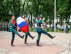 В Благовещенске в день ВДВ почтили память воинов-десантников