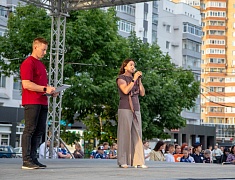 Абсолютный чемпион мира по боксу Дмитрий Бивол встретился с благовещенцами