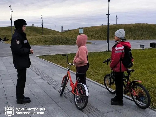 Подростков, нарушающих ПДД в Благовещенске привлекают к просветительским работам в школах