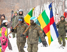 В Благовещенске прошло первенство города по горным лыжам и сноуборду, посвящённое памяти выпускника ДВОКУ, Героя России Ковтуна Андрея
