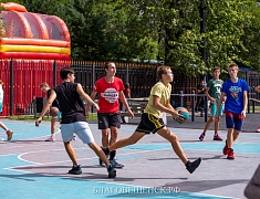 В День физкультурника в Благовещенске прошли соревнования "Оранжевый мяч"