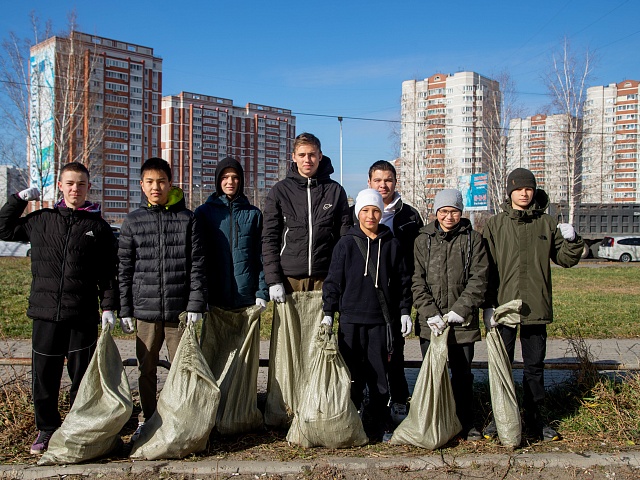 На субботнике в Благовещенске спортсмены нашли пиво 