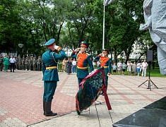 В Благовещенске в день ВДВ почтили память воинов-десантников