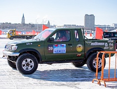 Автомобильные гонки в рамках Международного российско-китайского фестиваля зимних видов спорта