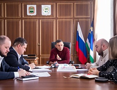 Ход строительства крупнейшего в Благовещенске объекта обсудили на совещании в городской администрации