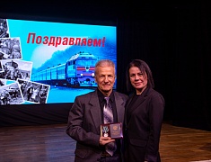 В Благовещенске наградили юбилейными медалями БАМа