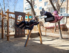 В Благовещенске межведомственная комиссия проверяет «самочувствие» детских площадок