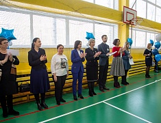 Мэр Благовещенска Олег Имамеев посетил выставку "Дня детских изобретений" в 16 школе