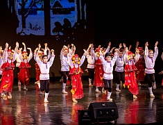 В Благовещенске в преддверии 8 Марта прошел большой праздничный концерт