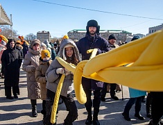 Благовещенцы проводили зиму блинами и хороводами