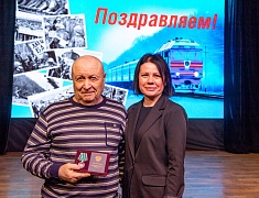 Церемония награждения медалями «За строительство Байкало-Амурской магистрали»