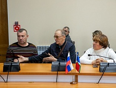 Мэр Благовещенска Олег Имамеев собрал предпринимателей, занимающихся пассажирскими перевозками