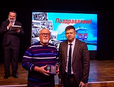 В Благовещенске наградили юбилейными медалями БАМа