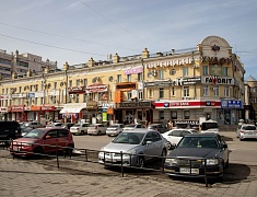 До конца года в Благовещенске обновят фасады 9 торговых центров 