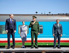 На железнодорожный вокзал амурской столицы прибыл ретропоезд "Победа"