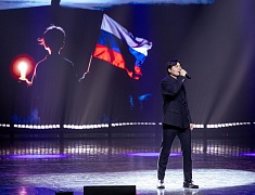 В Благовещенске прошел благотворительный концерт ко Дню отца в поддержку бойцов СВО