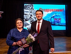 Церемония награждения медалями «За строительство Байкало-Амурской магистрали»