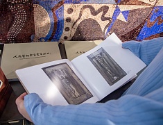 В Благовещенске открылась выставка к 70-летию Александра Тихомирова