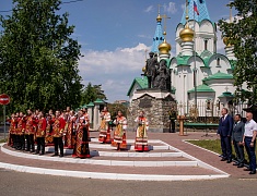 В день города прошли торжественные церемонии возложения цветов