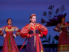 В Благовещенске в преддверии 8 Марта прошел большой праздничный концерт