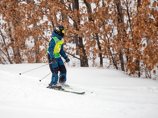 В Благовещенске прошло первенство города по горным лыжам и сноуборду, посвящённое памяти выпускника ДВОКУ, Героя России Ковтуна Андрея