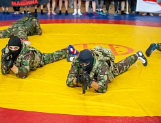 В Благовещенске прошёл открытый кубок города по спортивной борьбе на призы спортивно-патриотического клуба «Машина»