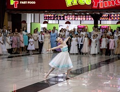 Больше 400 благовещенцев закружил кадетский бал