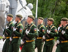 В Благовещенске в день ВДВ почтили память воинов-десантников